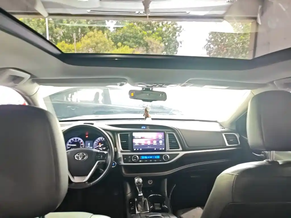 Toyota Highlander 2017 — фото 18