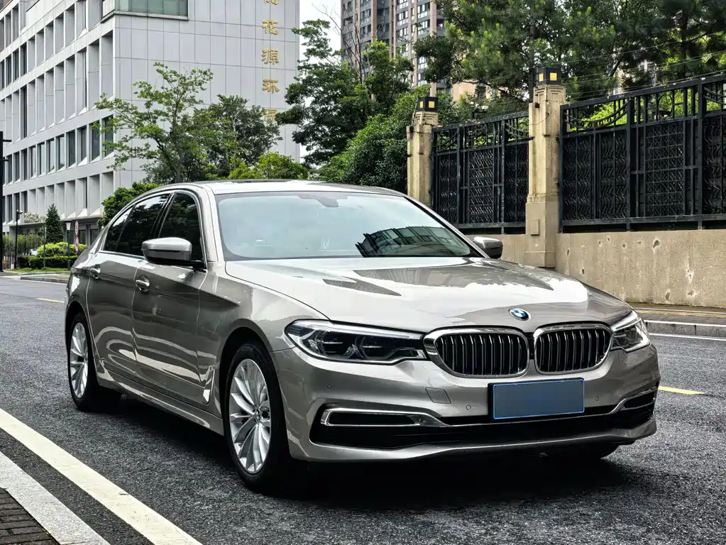BMW 5 Series 2020 — фото 3