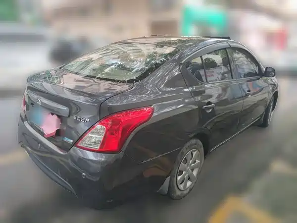 Nissan Sunny 2014