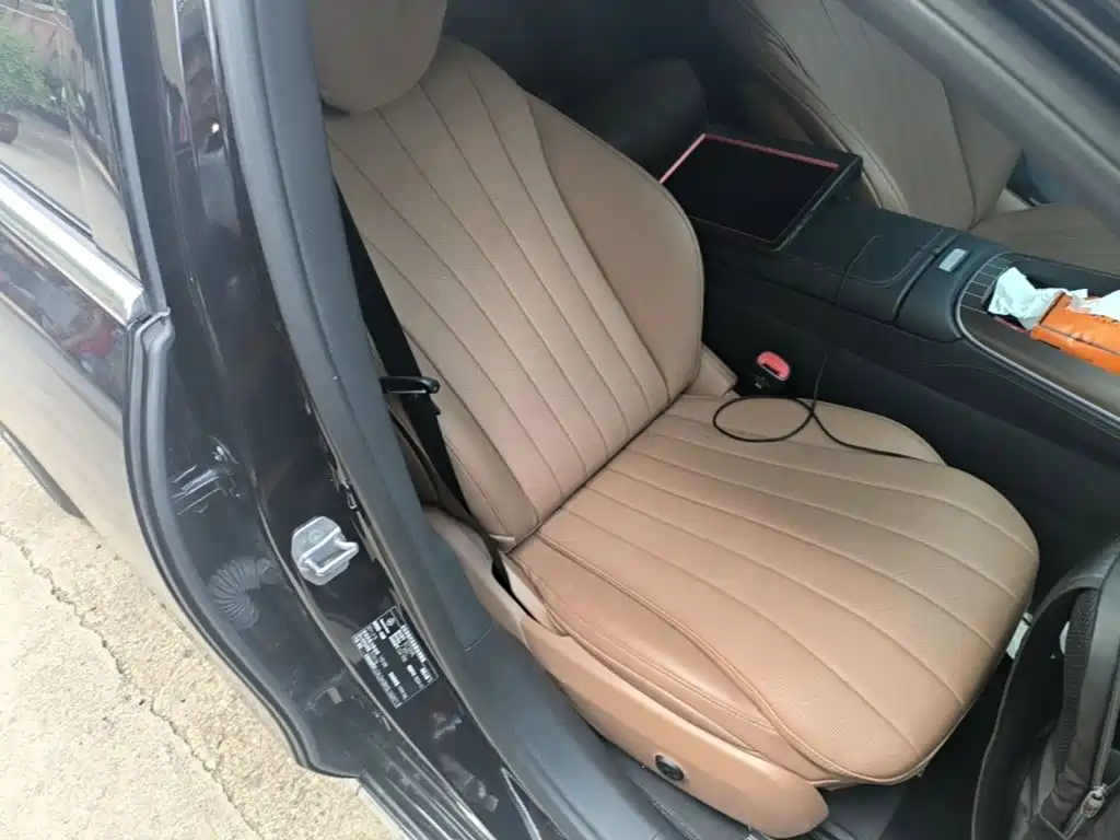 Mercedes-Benz E-Class 2025 — фото 25