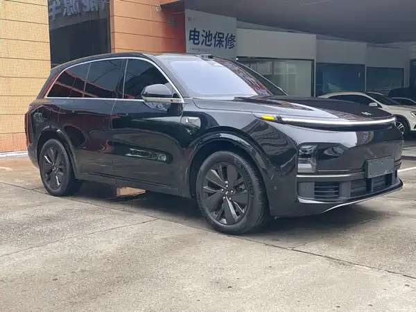 Li Auto L8 2025
