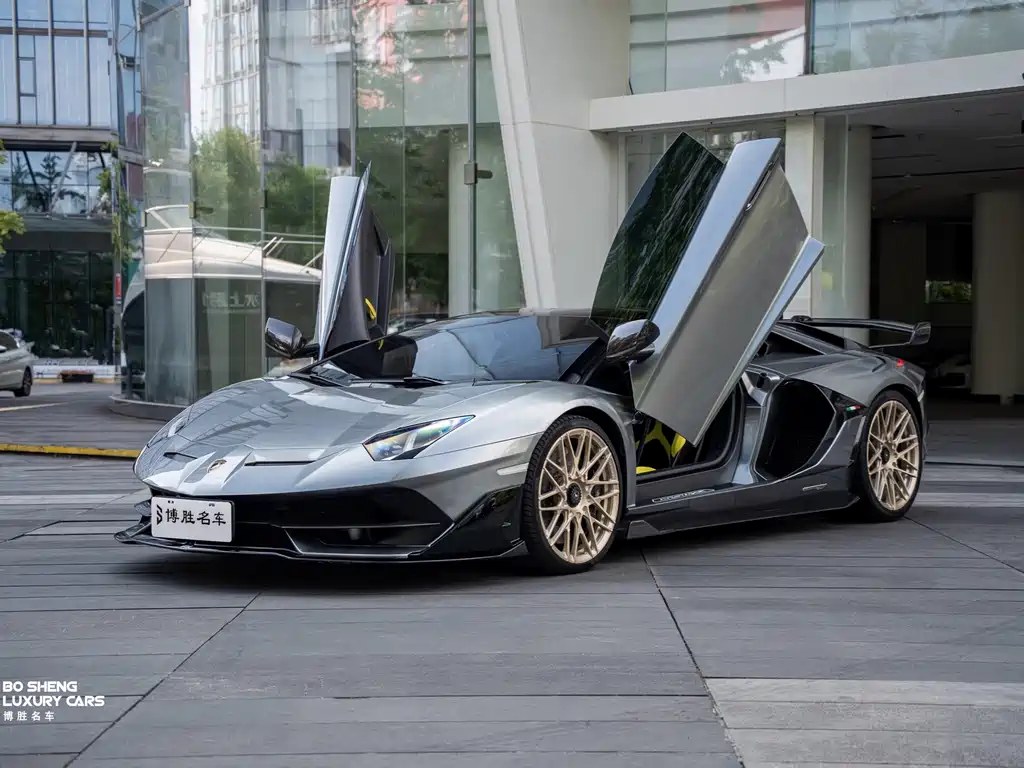 Lamborghini Aventador 2019 — фото 43