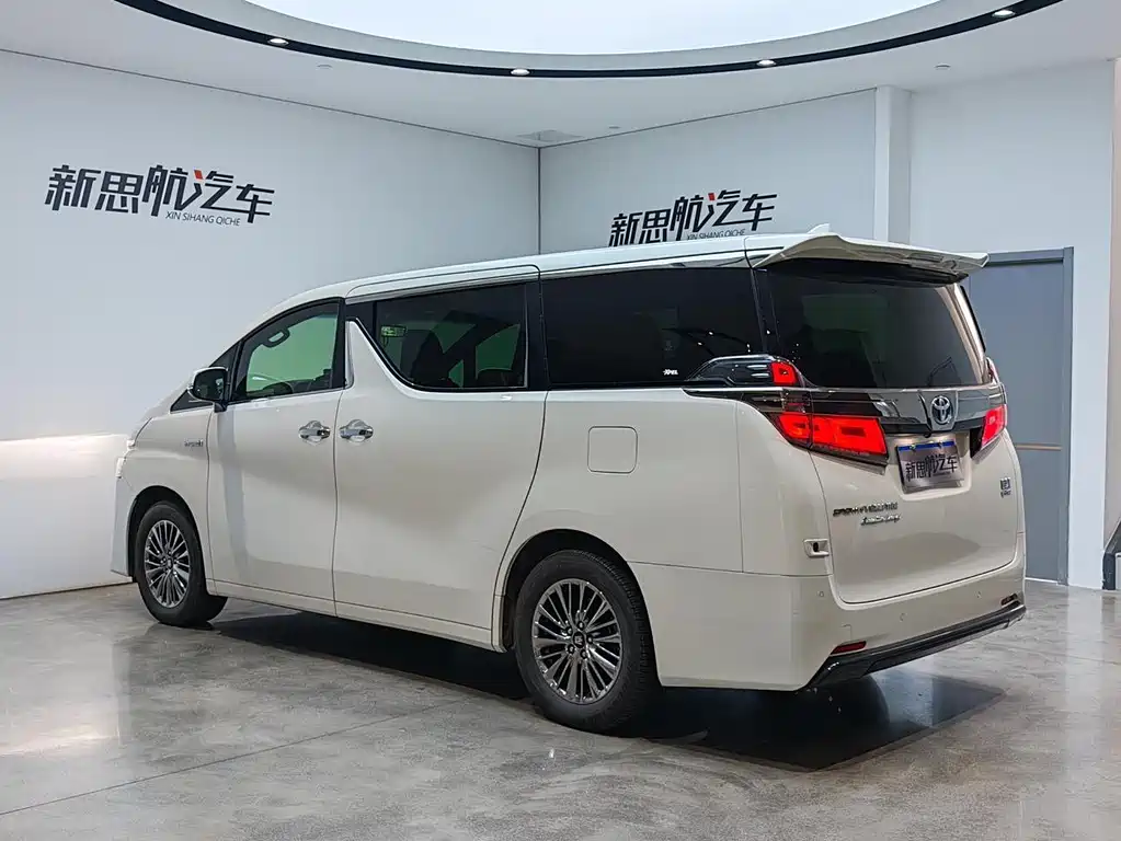 Toyota Vellfire 2022 — фото 8