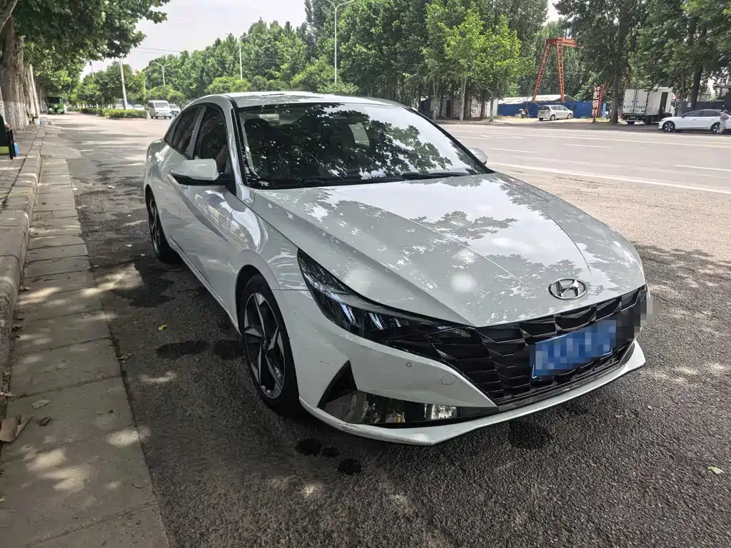 Hyundai Elantra 2022