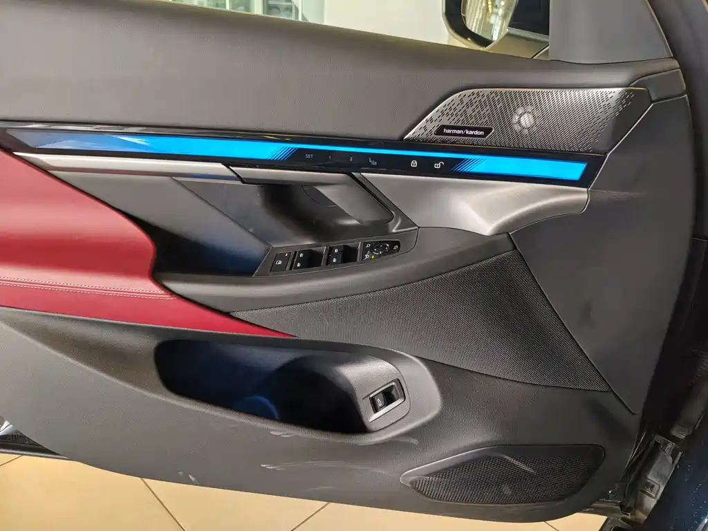 BMW i5 2025 — фото 19