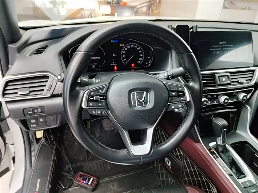 Honda Inspire 2022 — фото 11