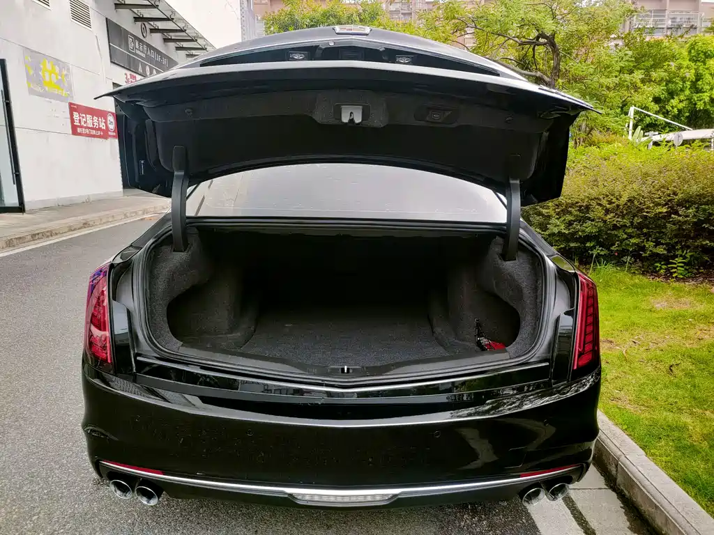 Cadillac CT6 2022 — фото 12