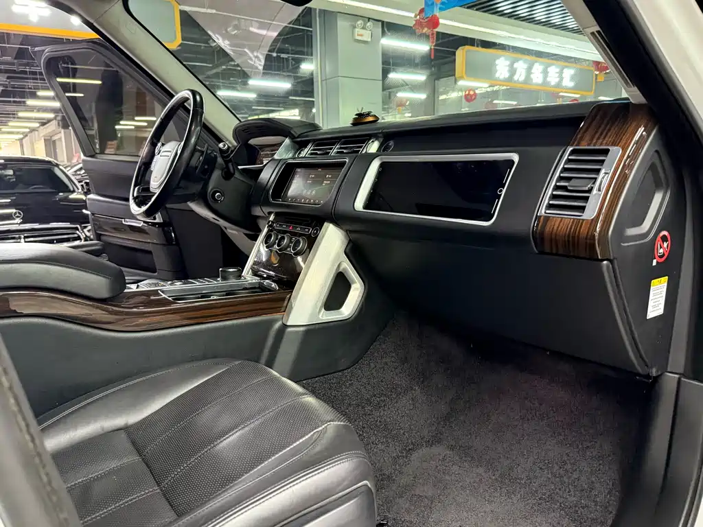 Land Rover Range Rover 2017 — фото 16