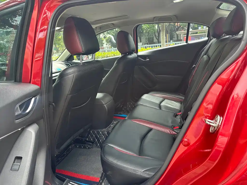 Mazda 3 Axela 2015 — фото 14
