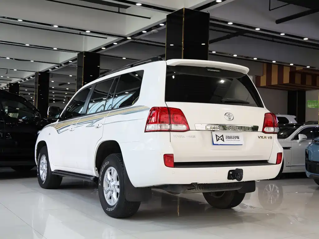 Toyota Land Cruiser 2011 — фото 17