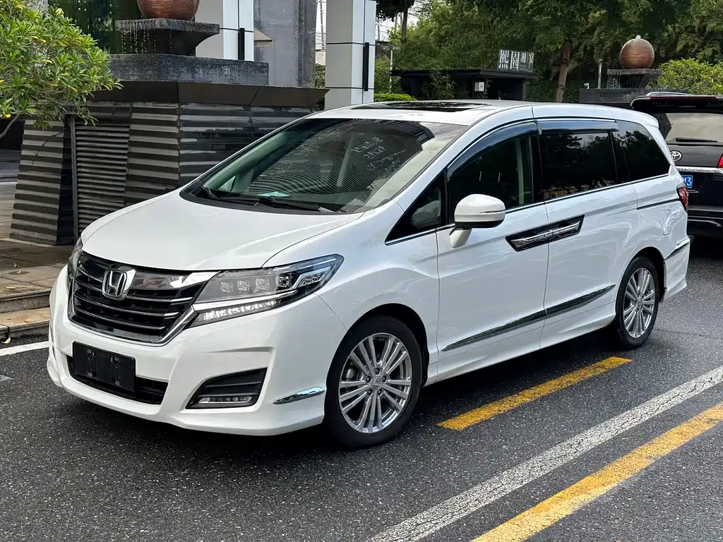 Honda Elysion 2016