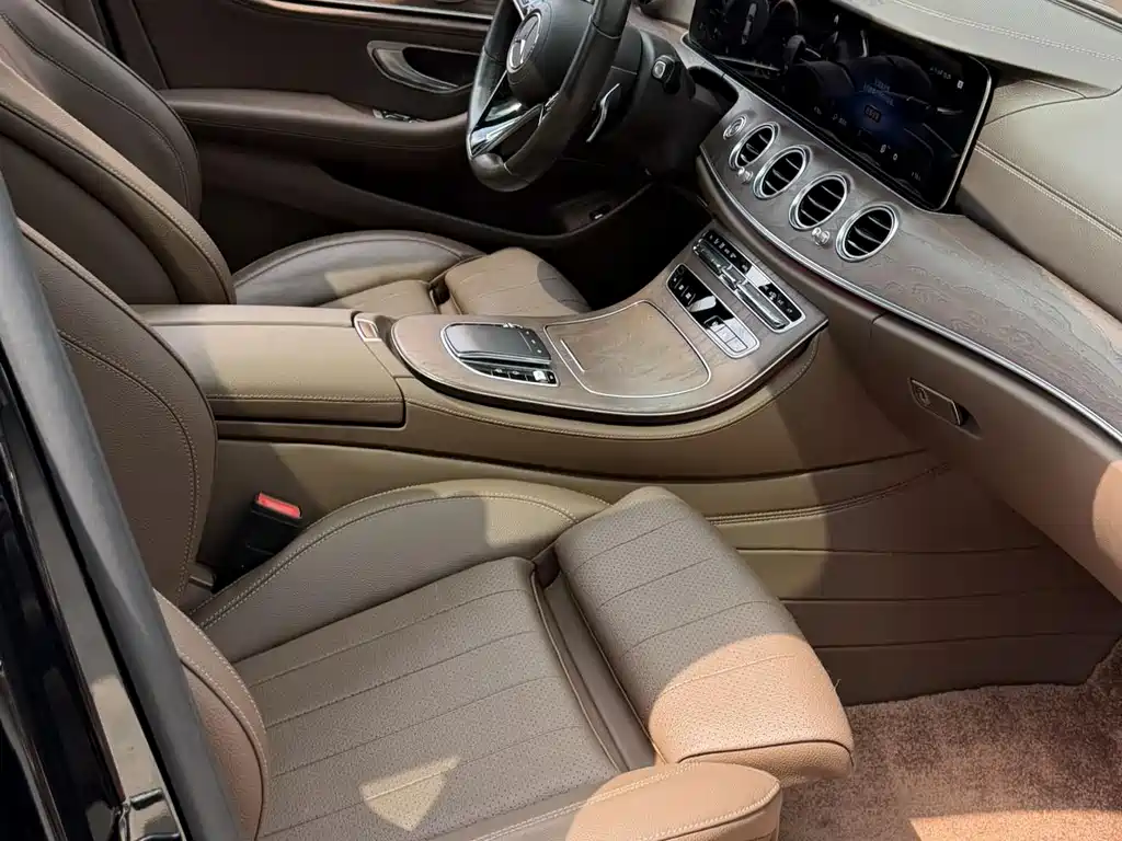 Mercedes-Benz E-Class 2021 — фото 11