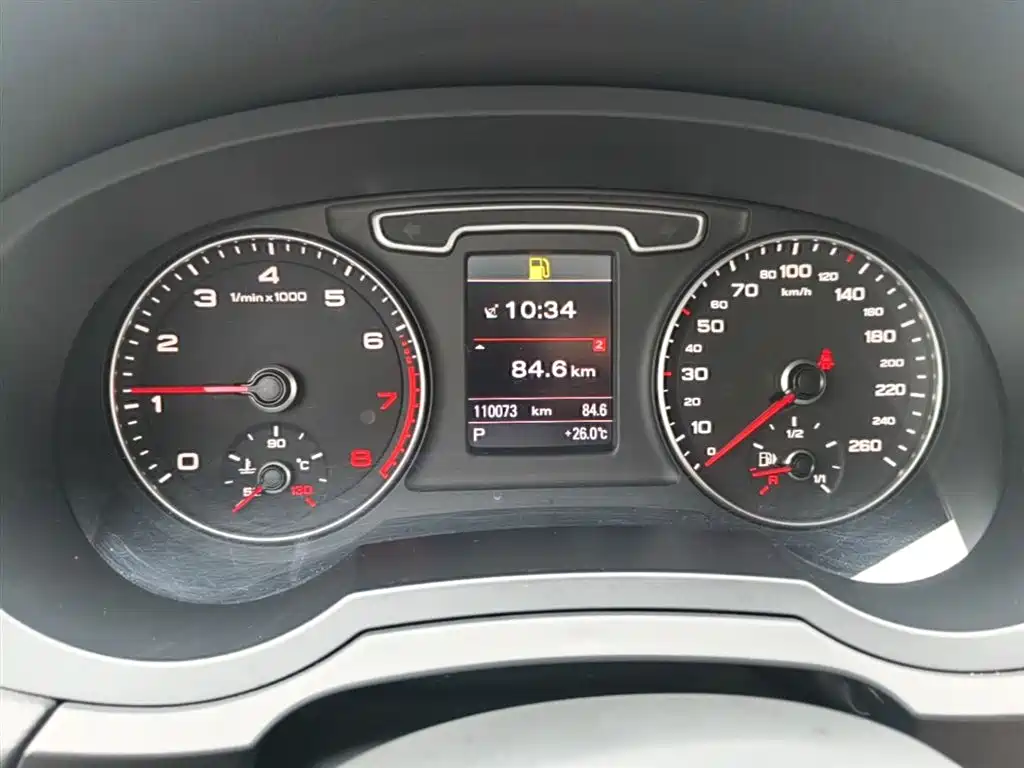 Audi Q3 2015 — фото 11