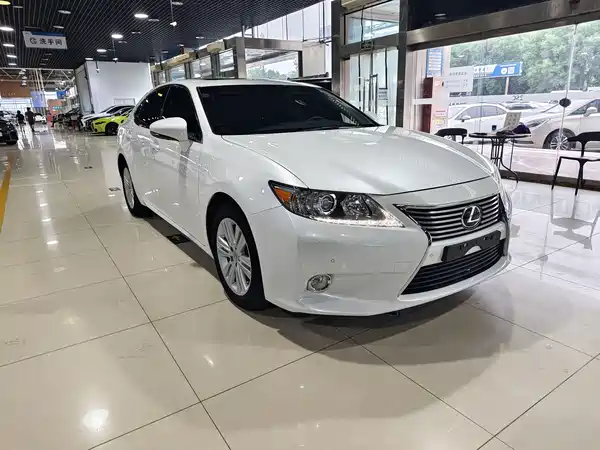 Lexus ES 2014