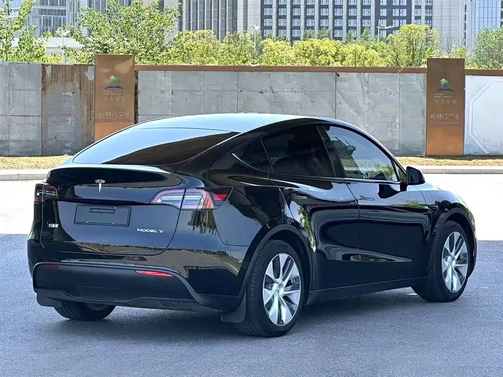 Tesla Model Y 2022 — фото 7