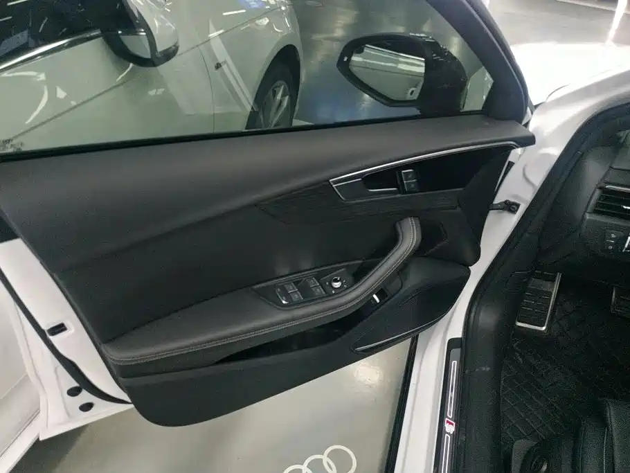 Audi A4L 2024