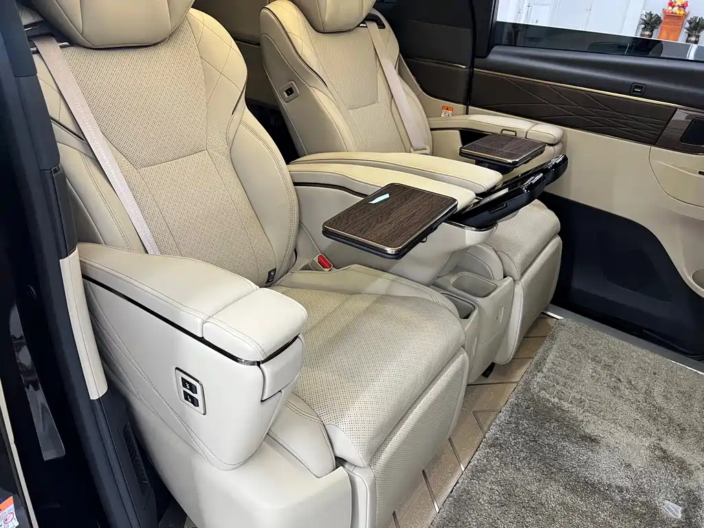 Toyota Alphard 2024 — фото 14