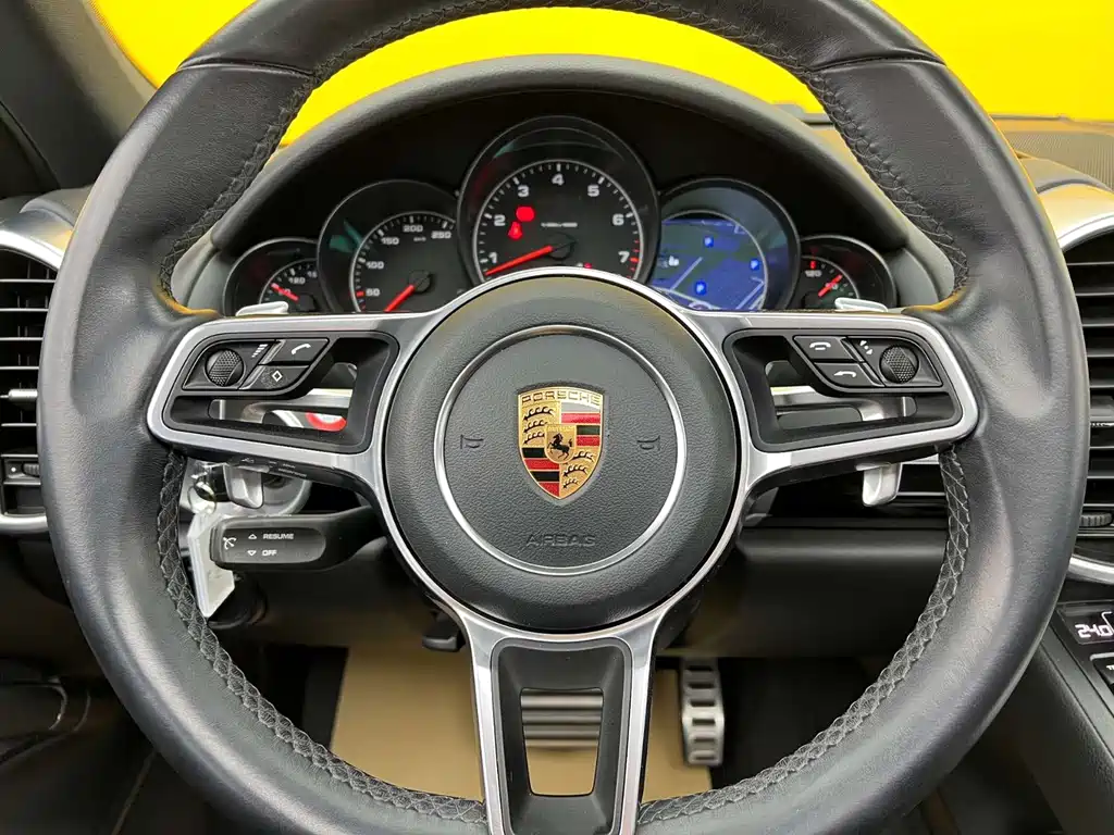 Porsche Cayenne 2017 — фото 8