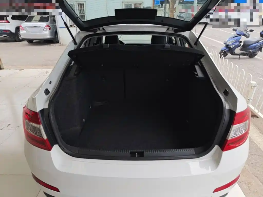 Skoda Octavia 2015 — фото 19