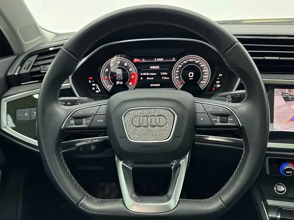 Audi Q3 2023 — фото 12