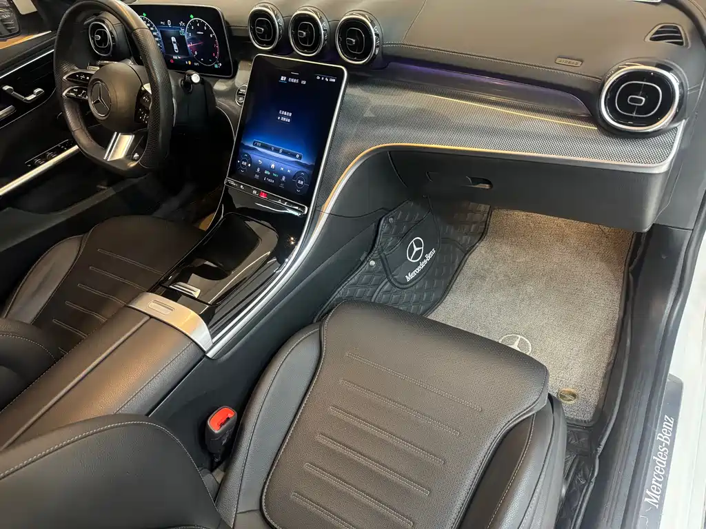 Mercedes-Benz C-Class 2023 — фото 11