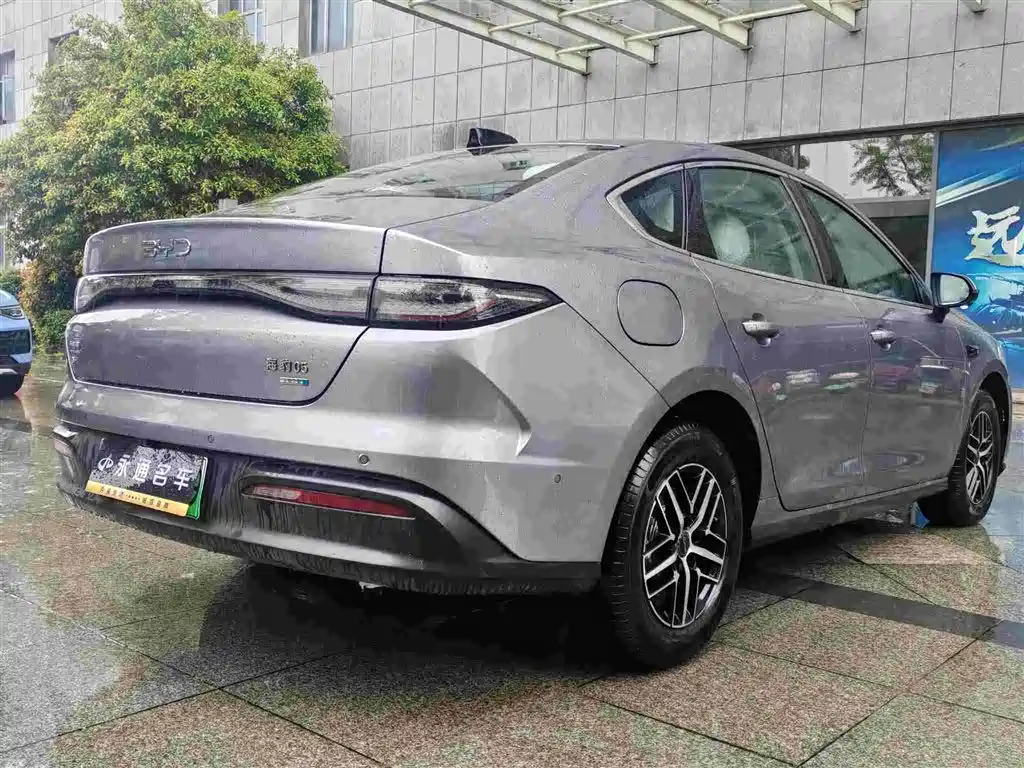BYD Seal 05 DM-i 2025 — фото 6