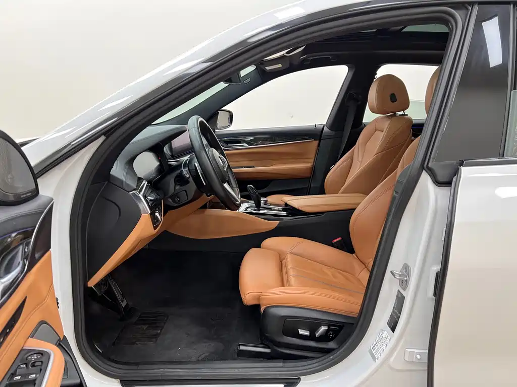 BMW 6 Series GT 2019 — фото 19