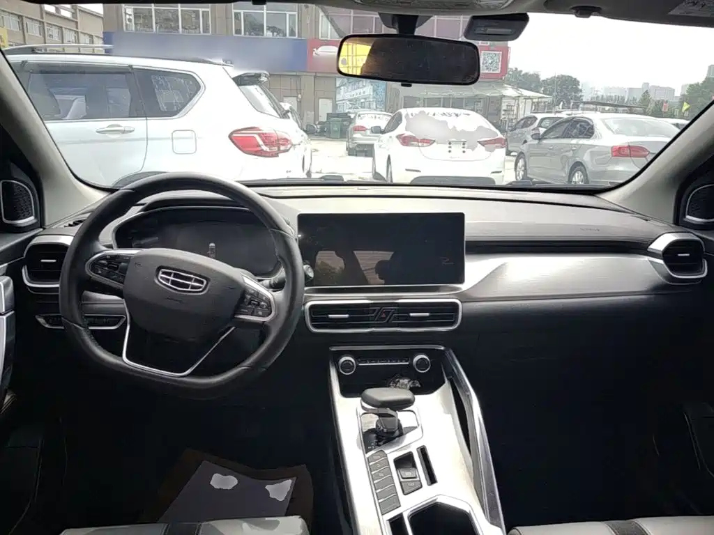 Geely Binyue 2023 — фото 10