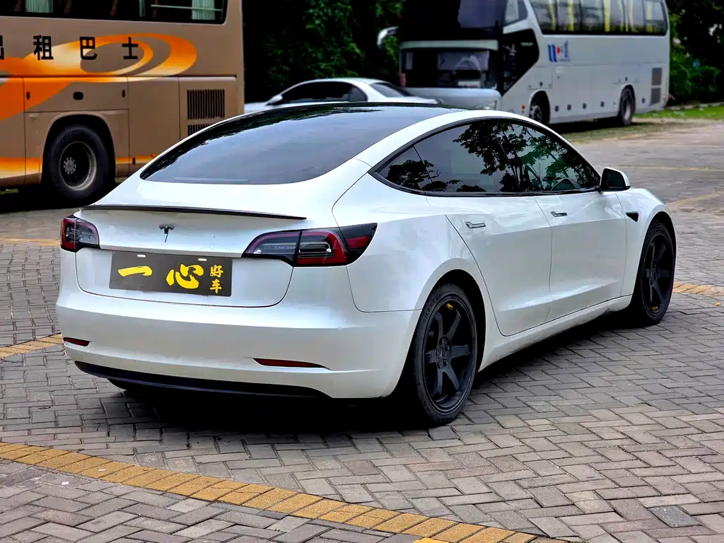 Tesla Model 3 2019 — фото 10