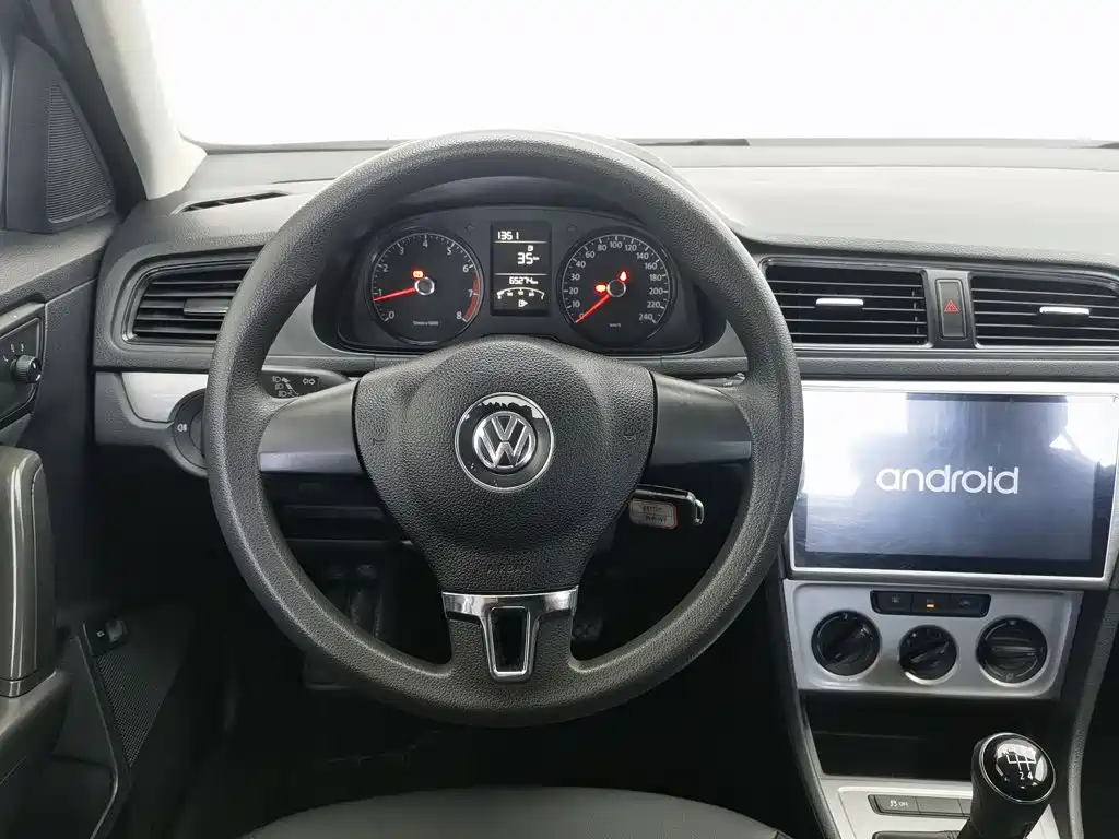 Volkswagen Lavida 2017 — фото 11