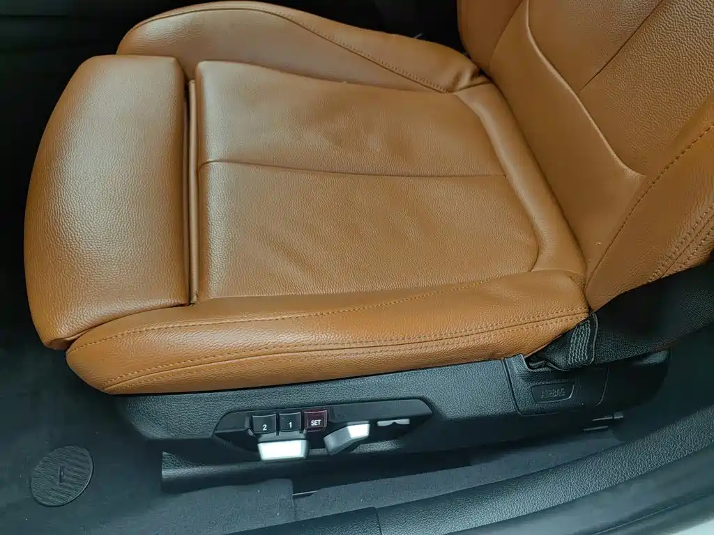BMW 3 Series 2017 — фото 20