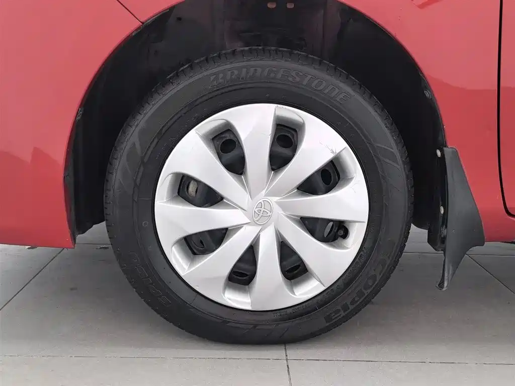 Toyota Yaris L 2015 — фото 17
