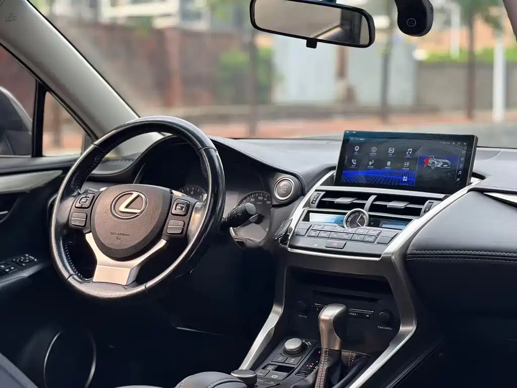 Lexus NX 2017 — фото 10