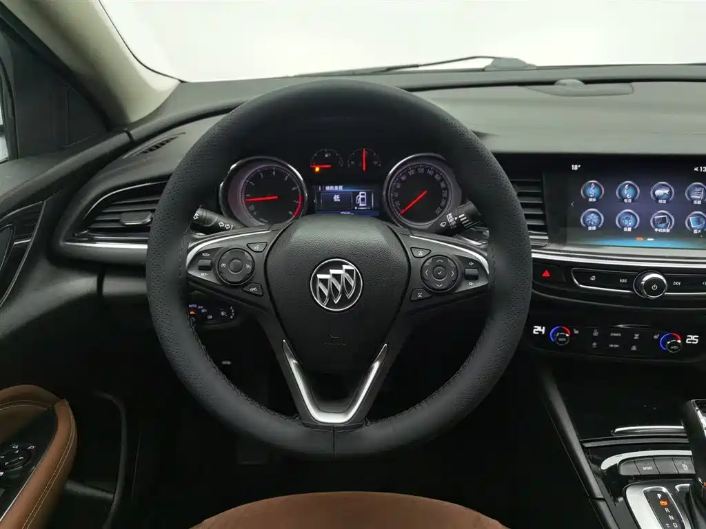 Buick Regal 2020 — фото 11