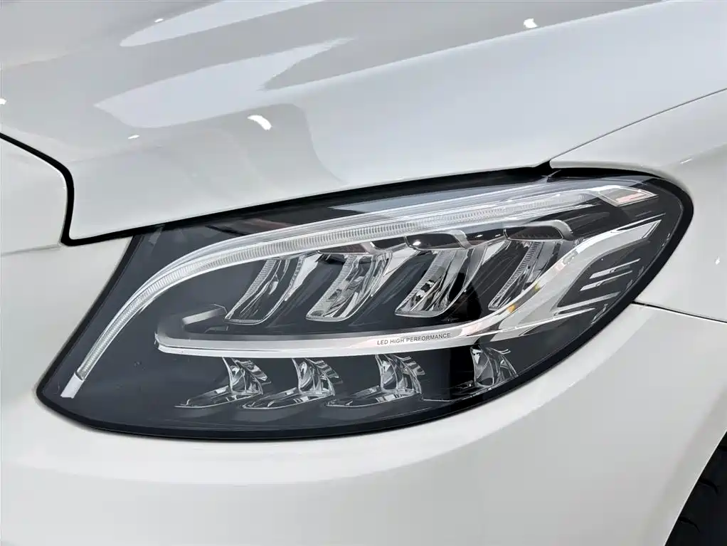 Mercedes-Benz C-Class 2019 — фото 19