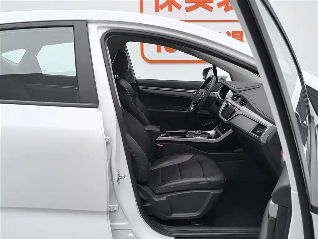 Geely GSe 2020 — фото 23