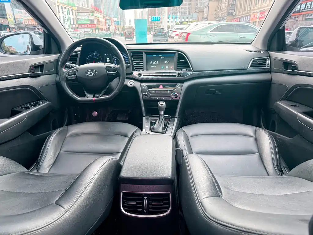 Hyundai Elantra 2019 — фото 11