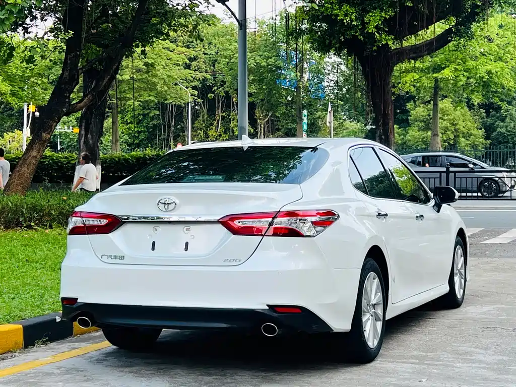 Toyota Camry 2021 — фото 5