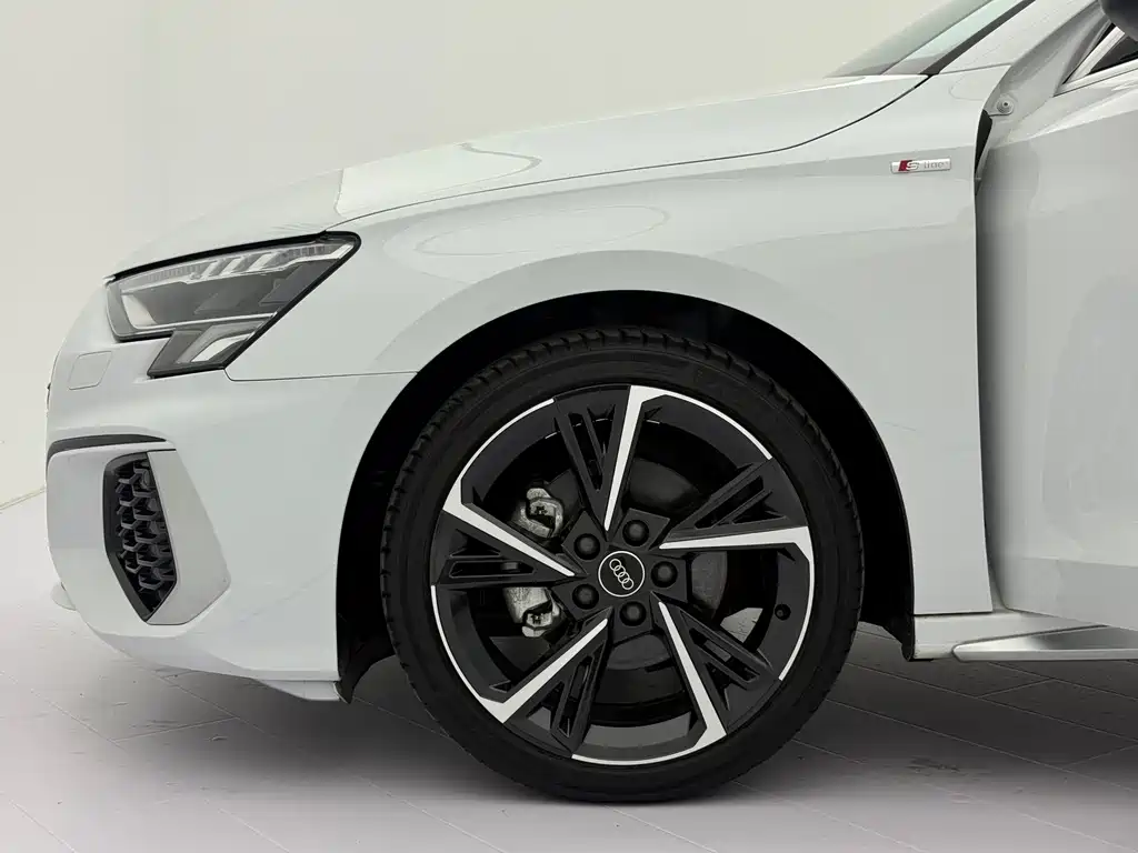 Audi A3 2022 — фото 22