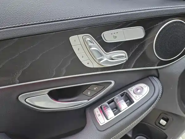 Mercedes-Benz C-Class 2021