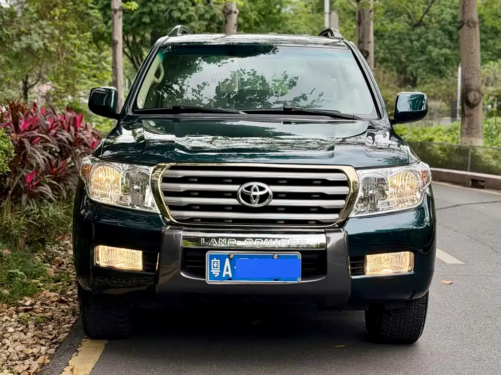 Toyota Land Cruiser 2010 — фото 2
