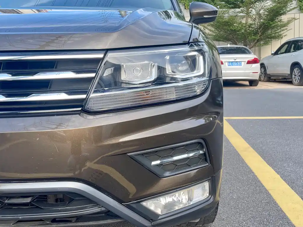 Volkswagen Tiguan L 2018 — фото 8