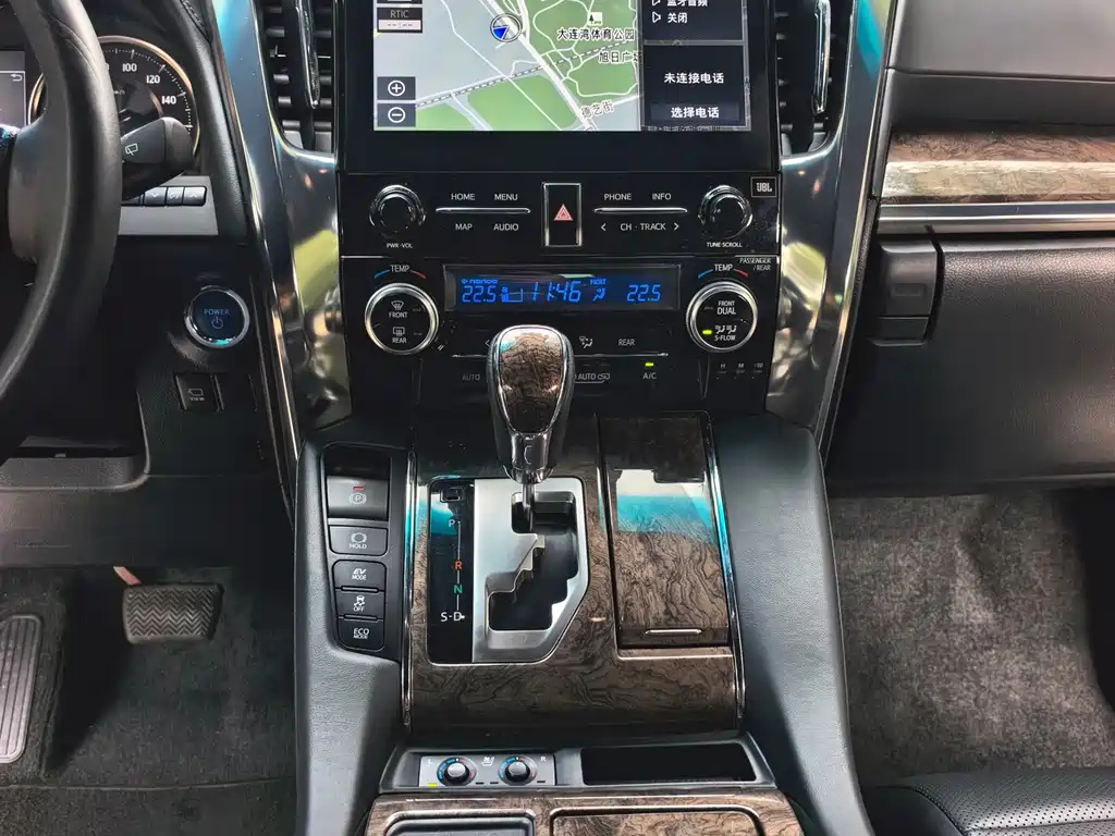 Toyota Alphard 2023 — фото 17