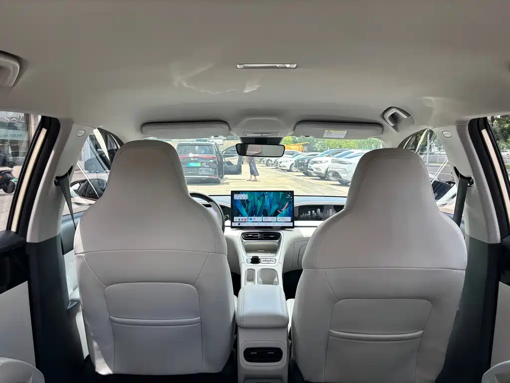 Geely Galaxy Starwish 2024 — фото 9