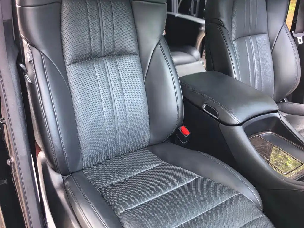 Toyota Alphard 2023 — фото 18