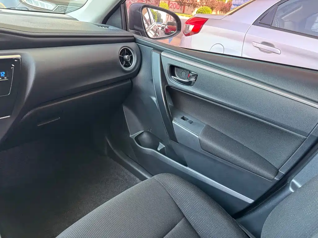 Toyota Corolla 2019 — фото 10
