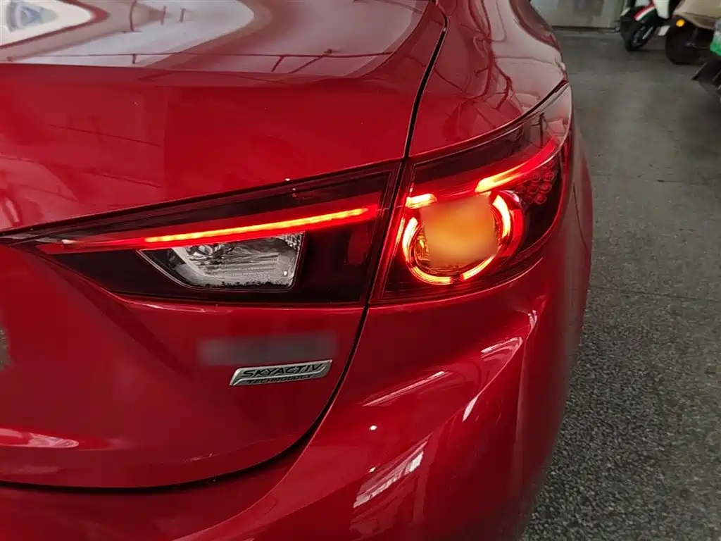 Mazda 3 Axela 2017 — фото 8