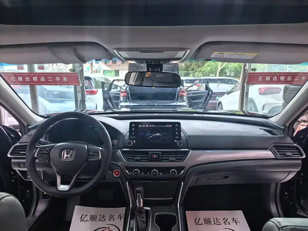 Honda Accord 2018 — фото 9