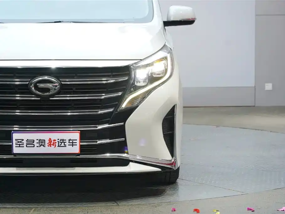 GAC Motor Trumpchi M8 2022 — фото 5