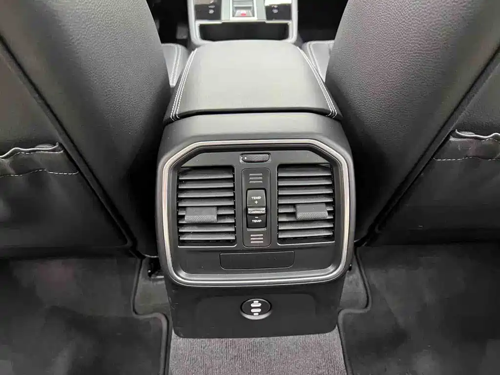 Porsche Macan 2023 — фото 12